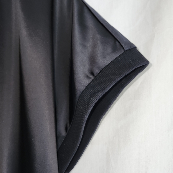 Sedge Womens Elegant Black Satin Top Size L.  NWT Goth Vamp. Quiet Luxury - Picture 6 of 9